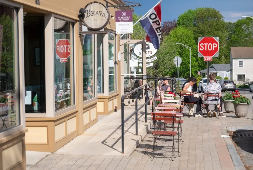 Starlink Installation in Lenox, MA: Advancing Internet Access in the Berkshires